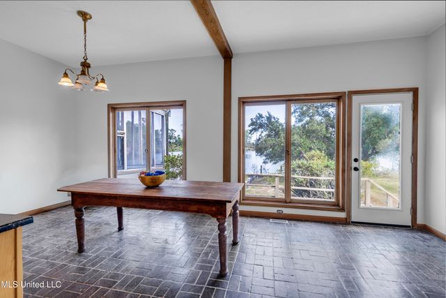 122 Bayou Circle, Gulfport, MS 39507