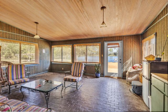 122 Bayou Circle, Gulfport, MS 39507