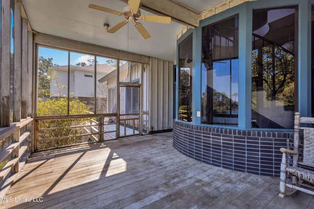 122 Bayou Circle, Gulfport, MS 39507