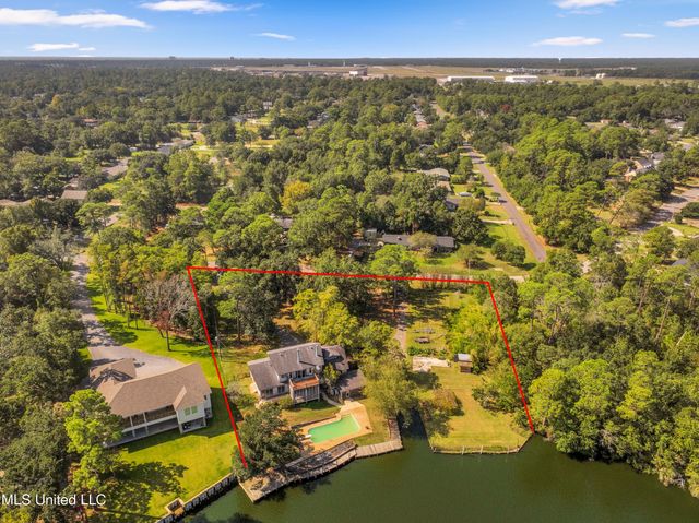 122 Bayou Circle, Gulfport, MS 39507