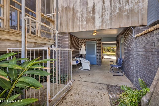 122 Bayou Circle, Gulfport, MS 39507