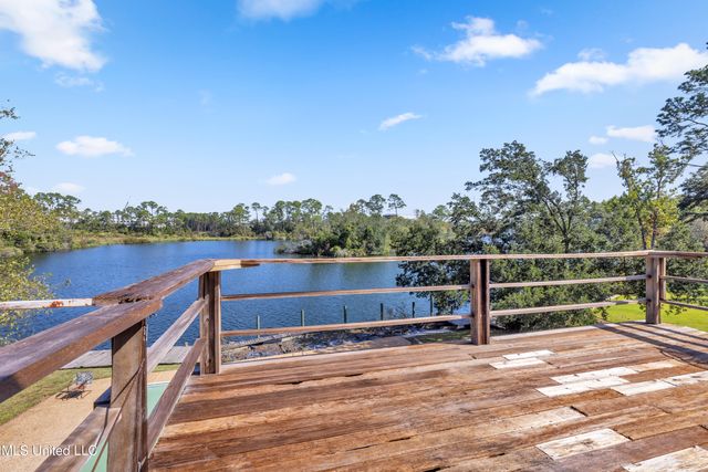 122 Bayou Circle, Gulfport, MS 39507