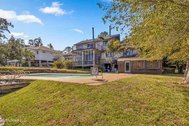 122 Bayou Circle, Gulfport, MS 39507