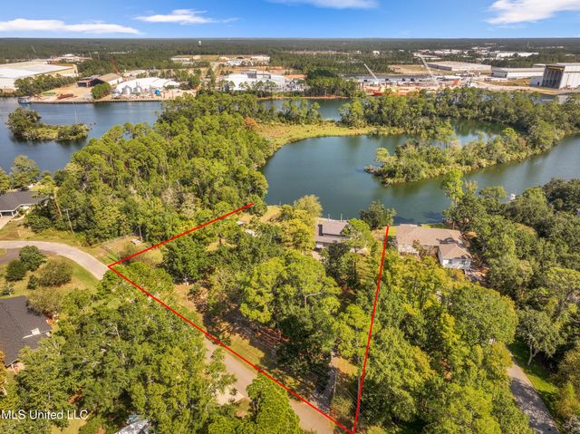 122 Bayou Circle, Gulfport, MS 39507