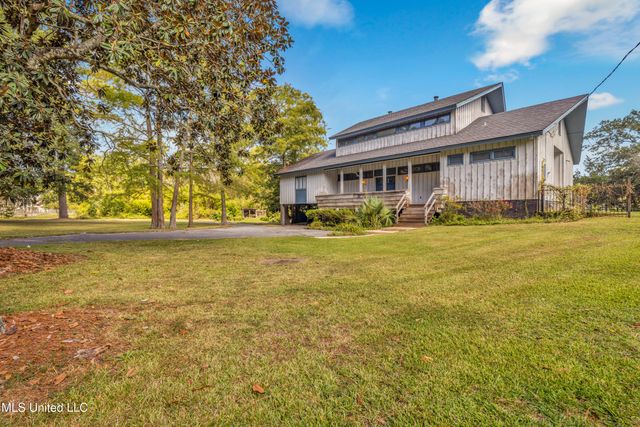 122 Bayou Circle, Gulfport, MS 39507