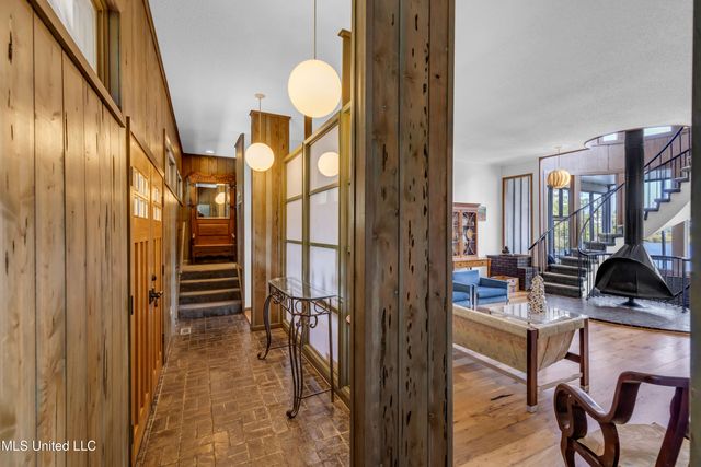 122 Bayou Circle, Gulfport, MS 39507