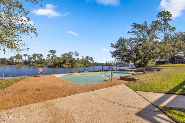 122 Bayou Circle, Gulfport, MS 39507