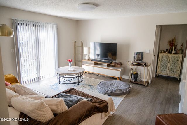 1502 Jasmine Court, Jackson, NJ 08527