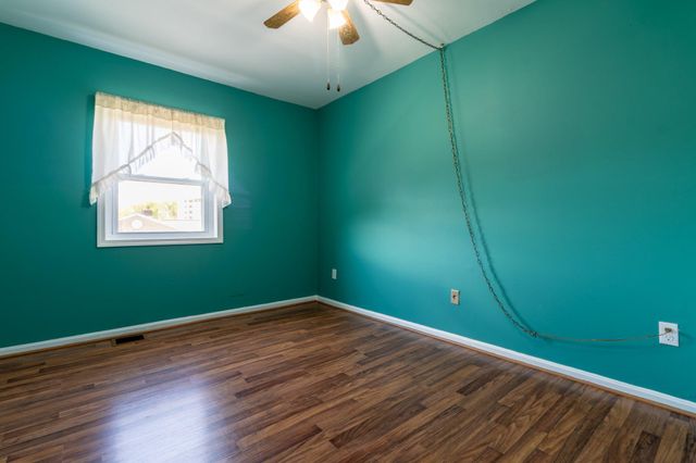 7950 LAKECREST DR, Greenbelt, MD 20770