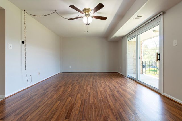 7950 LAKECREST DR, Greenbelt, MD 20770
