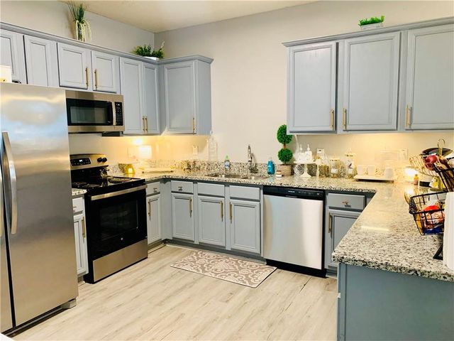 1757 Glen View Way, Hampton, GA 30228