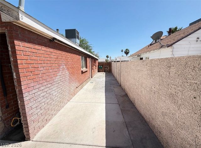 1311 Griffith Avenue, Las Vegas, NV 89104