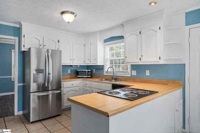 103 Kestrel Court, Taylors, SC 29687