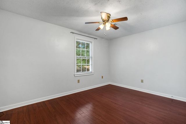 103 Kestrel Court, Taylors, SC 29687