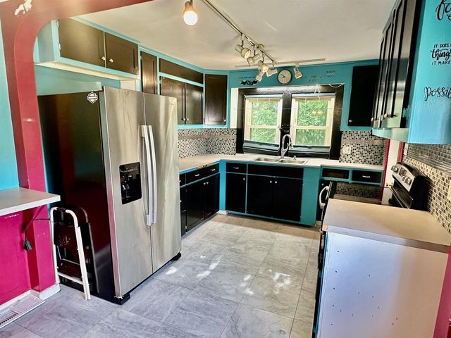 240 ROSE AVENUE, Fond Du Lac, WI 54935