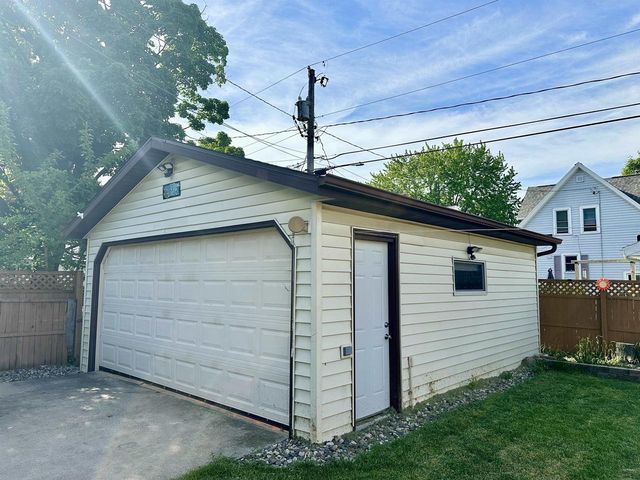 240 ROSE AVENUE, Fond Du Lac, WI 54935