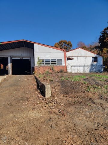 40 Johnson Road, Bethany, CT 06524