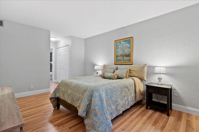 4760 Lucerne Lakes Boulevard W 105, Lake Worth, FL 33467