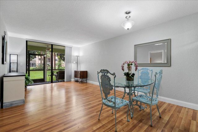 4760 Lucerne Lakes Boulevard W 105, Lake Worth, FL 33467