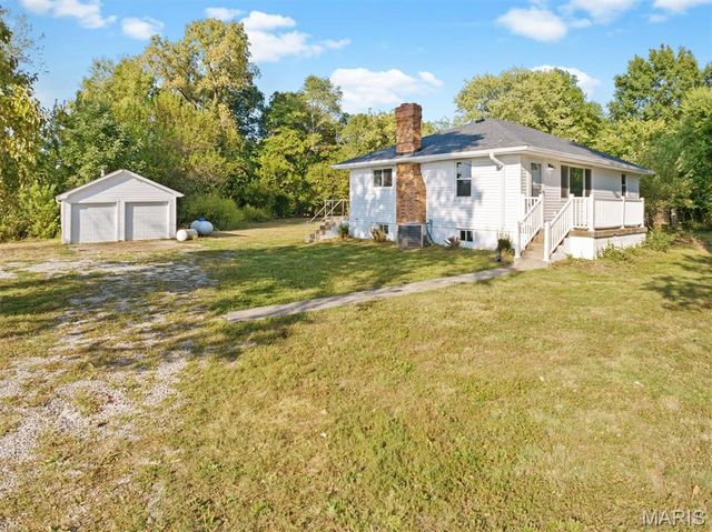 1150 Old Vincennes Trail, O'fallon, IL 62269