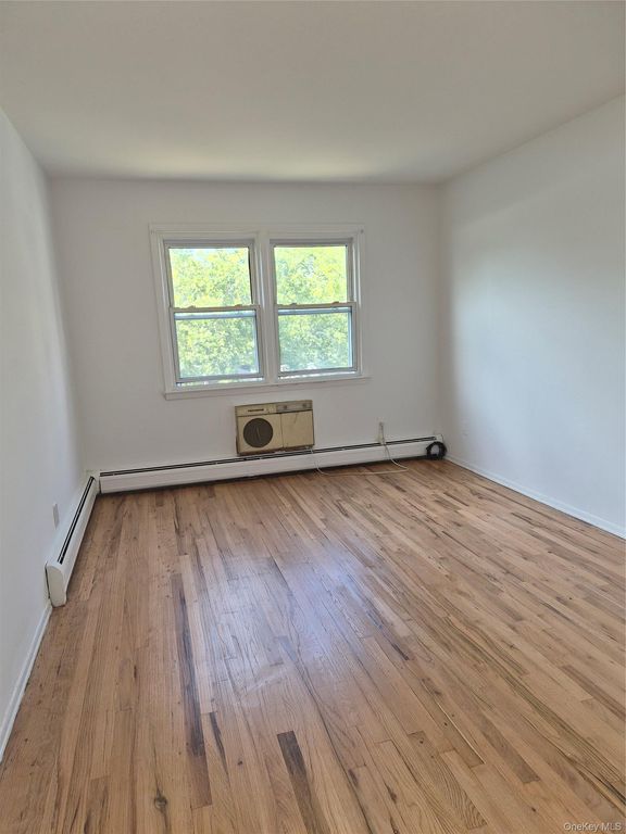 18-28 Bell Blvd Bayside 1 Fl, Bayside, NY 11360