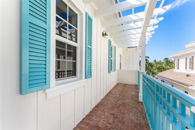 166 SE 1st Ave, Delray Beach, FL 33444