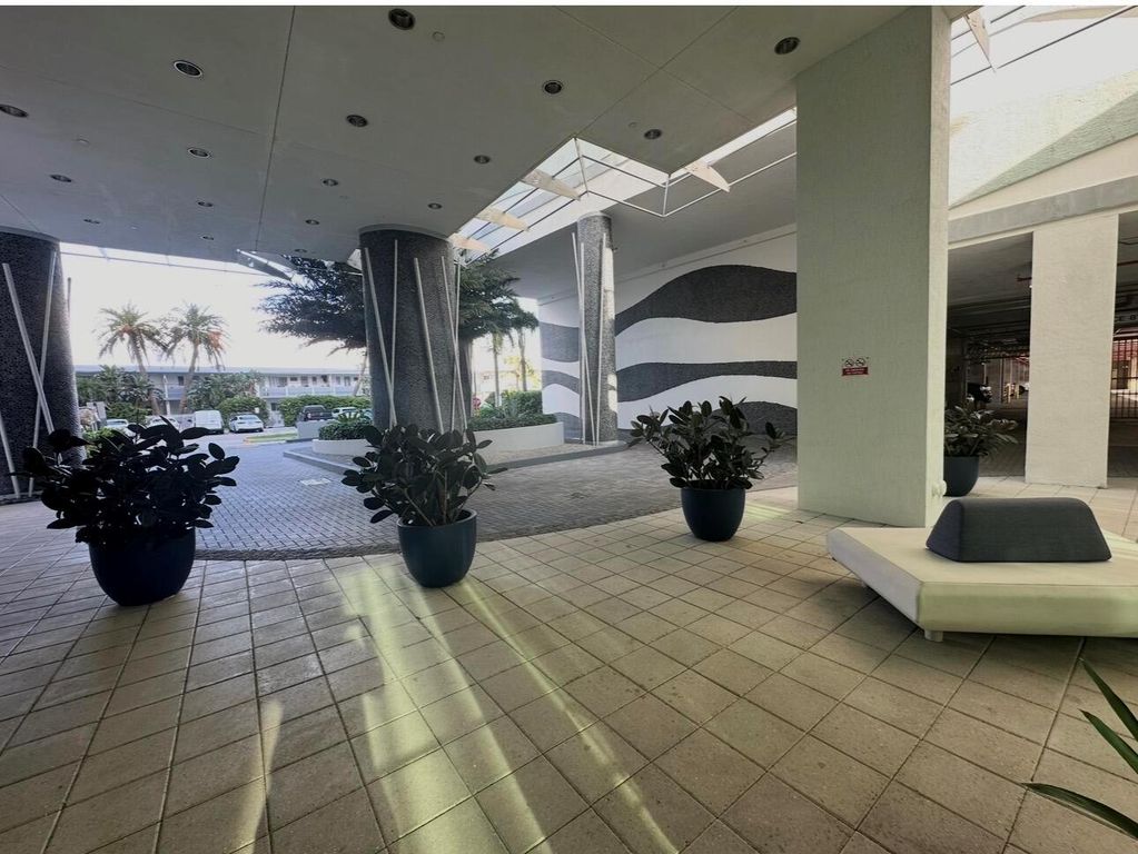 7930 East Drive 1506, North Bay Village, FL 33141