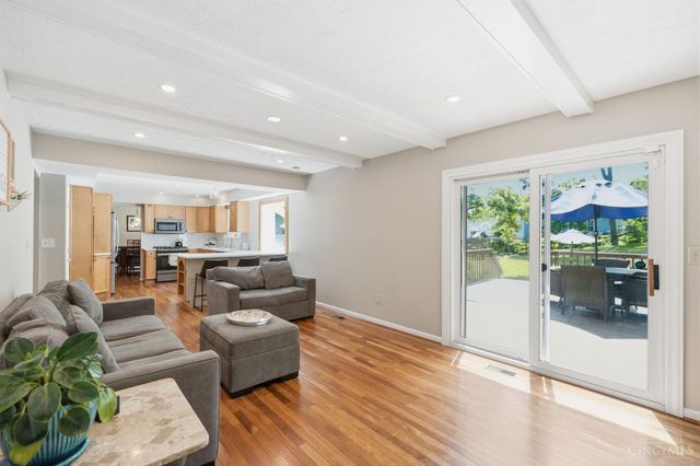 7229 Camargowoods Drive, Madeira, OH 45243