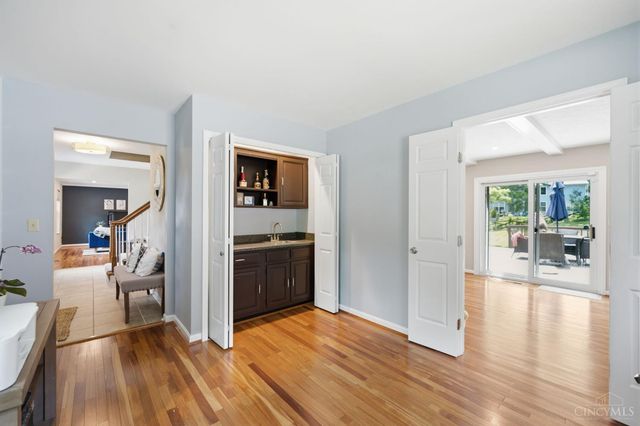 7229 Camargowoods Drive, Madeira, OH 45243