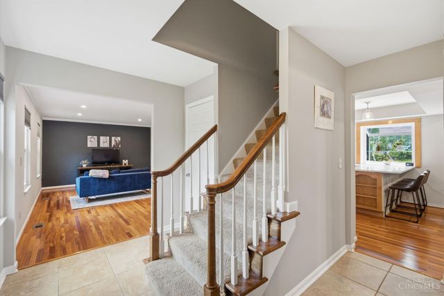7229 Camargowoods Drive, Madeira, OH 45243