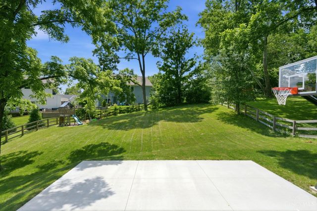 7229 Camargowoods Drive, Madeira, OH 45243