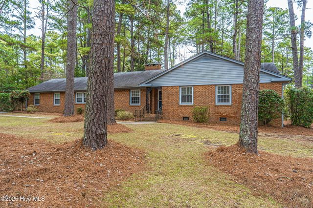 202 Downing Place, Southern Pines, NC 28387