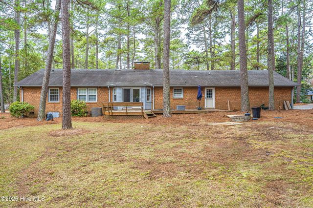 202 Downing Place, Southern Pines, NC 28387