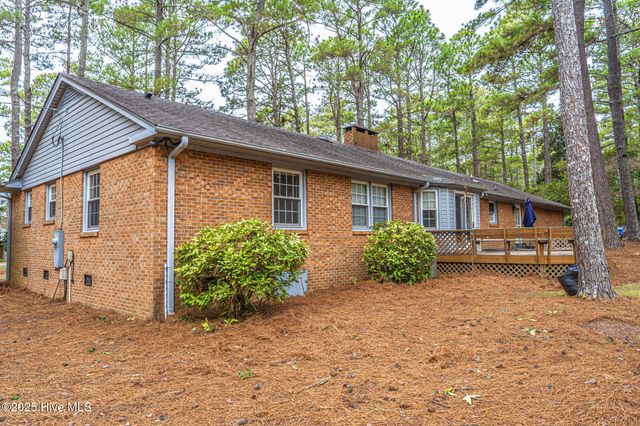 202 Downing Place, Southern Pines, NC 28387