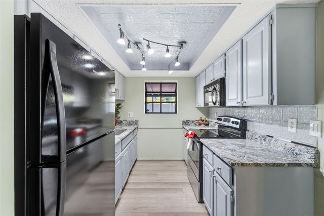 10187 122ND AVENUE, Largo, FL 33773