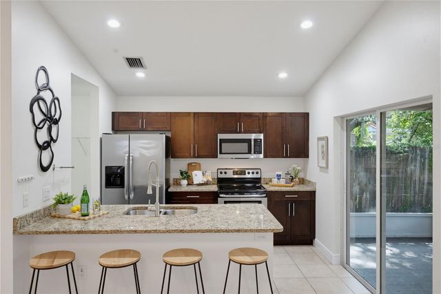 2107 W CLIFTON STREET, Tampa, FL 33603