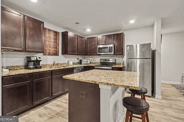 186 Brasch Park Drive, Grantville, GA 30220