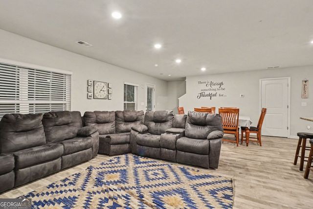 186 Brasch Park Drive, Grantville, GA 30220
