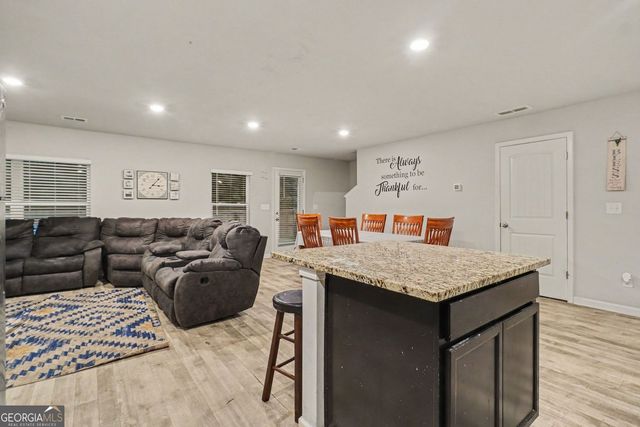 186 Brasch Park Drive, Grantville, GA 30220