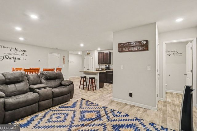 186 Brasch Park Drive, Grantville, GA 30220