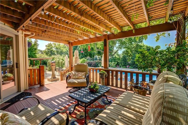 204 Chippewa Lane, Lake Winnebago, MO 64034