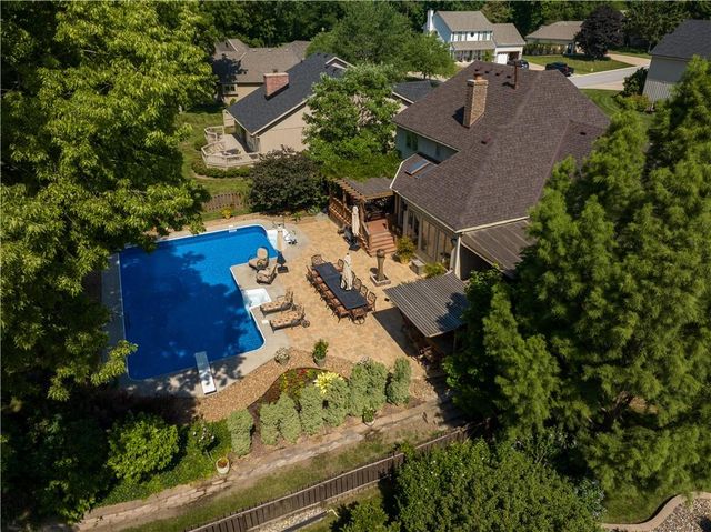 204 Chippewa Lane, Lake Winnebago, MO 64034