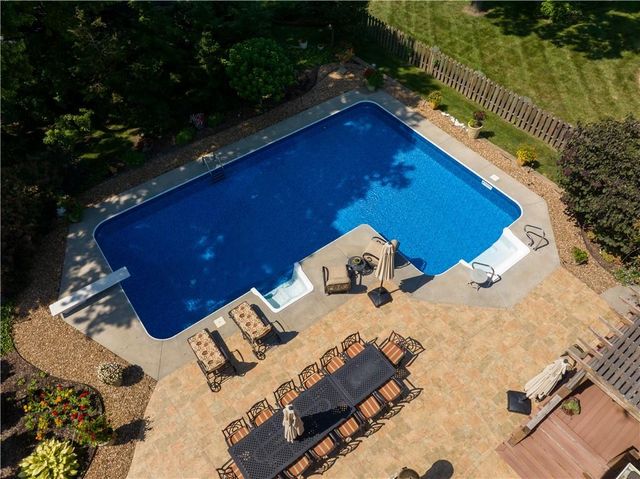 204 Chippewa Lane, Lake Winnebago, MO 64034