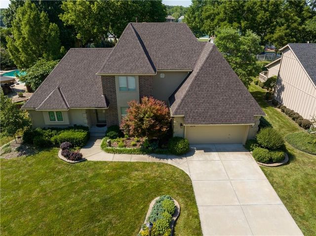 204 Chippewa Lane, Lake Winnebago, MO 64034