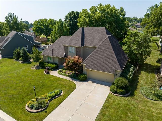 204 Chippewa Lane, Lake Winnebago, MO 64034