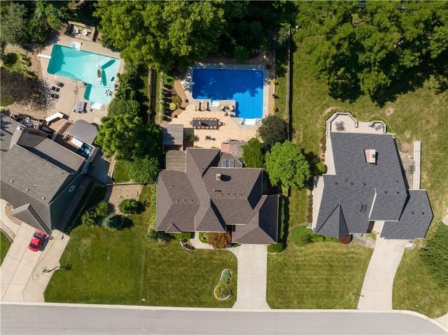 204 Chippewa Lane, Lake Winnebago, MO 64034