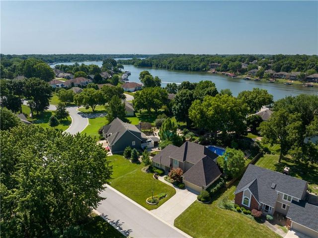 204 Chippewa Lane, Lake Winnebago, MO 64034