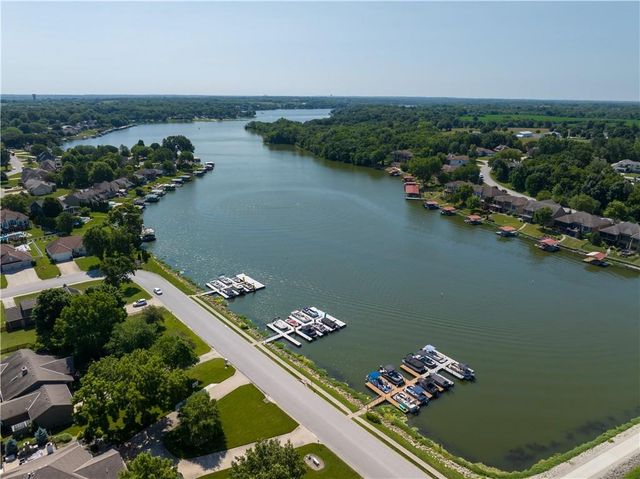 204 Chippewa Lane, Lake Winnebago, MO 64034