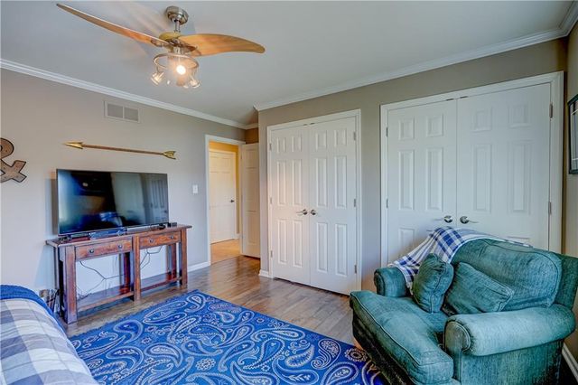 204 Chippewa Lane, Lake Winnebago, MO 64034