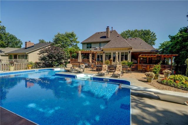 204 Chippewa Lane, Lake Winnebago, MO 64034